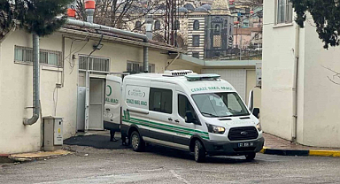 Gaziantep Yeşilvadi yolunda 2 araç çarpıştı: 1 ölü ve 3 yaralı