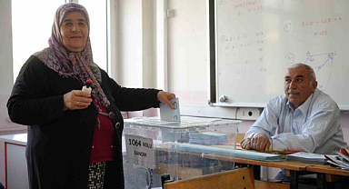 Kilis'te oy kullanma işlemleri devam ediyor