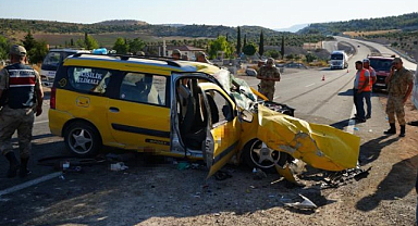 Kilis-İslahiye karayolunda dehşet kaza! 2 ölü, 8 ağır yaralı