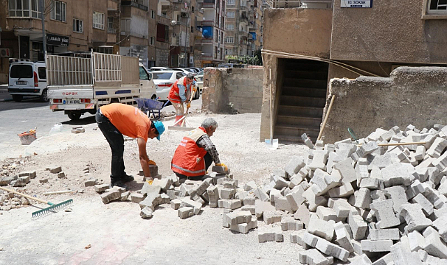 11 ekip ile 7 mahallede üstyapıyı yeniliyor