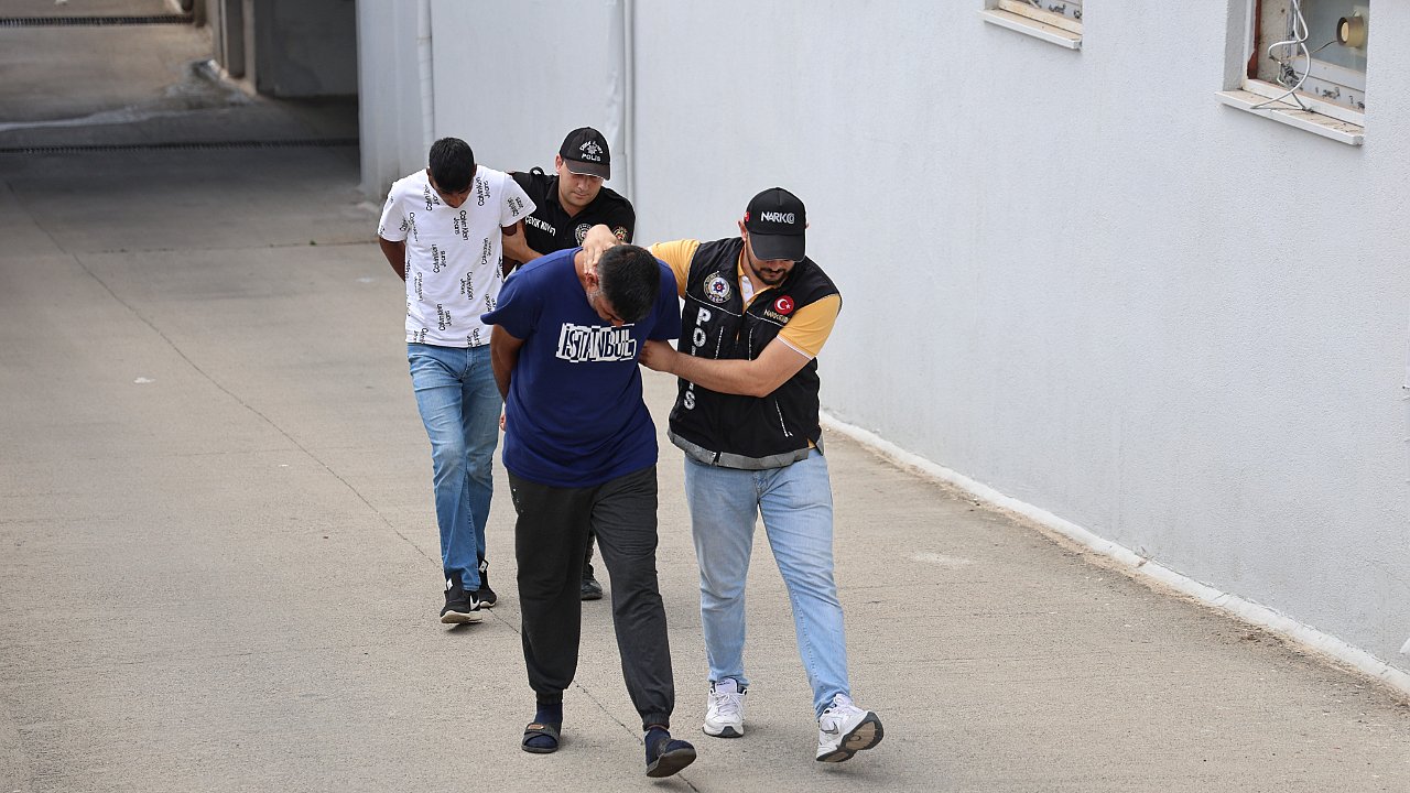 Evlerinde uyuşturucu ele geçirilen şüpheliler, “İlgimiz yok” savunması yaptı