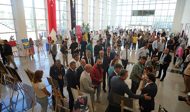 Kilis Üniversitesindeki 15 Temmuz Sergisine yoğun ilgi