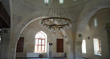 Kilis'te depremde hasar alan tarihi yapılarda restorasyon çalışması devam ediyor