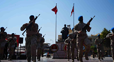 Kilis'teki 30 Ağustos Zafer Bayramı'nda komandolar mest etti