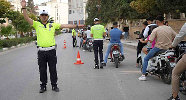 Kilis'te okulların önü ve çevresinde yoğun denetimler