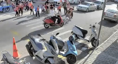 Nizip'te motosiklet okul çıkışı 3 çocuğa çarptı