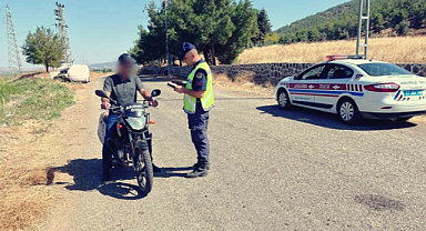 Gaziantep'te trafik jandarması ekiplerinden dronlu denetim