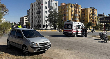 Kilis'te otomobille motosikletin çarpıştığı kazada 2 kişi yaralandı