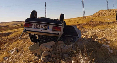 Şanlıurfa'da kontrolden çıkan otomobil devrildi: 5 yaralı