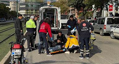 Gaziantep'te hafif ticari araçla motosikletin çarpıştığı kazada 1 yaralı