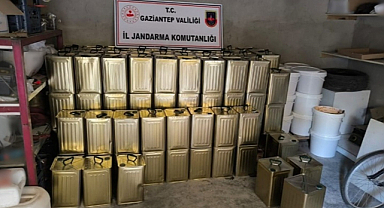 Gaziantep'te jandarmadan depo baskını! Piyasaya süreceklerdi