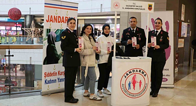 Gaziantep'te jandarmadan kadına yönelik şiddetle mücadele standı