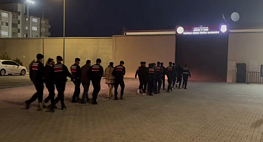 Gaziantep'te kaçak göçmen organizatörlerine operasyon! 11 tutuklama