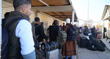 Kilis'teki Öncüpınar Sınır Kapısı'nda Suriyeliler hareketliliği