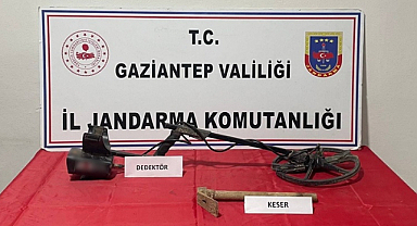 Nizip'te kaçak definecilere jandarma devriyelerinden suçüstü