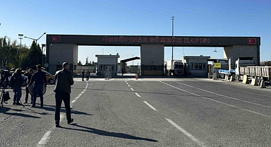 Suriyeliler Türkiye'ye teşekkür ederek ülkelerine dönüyorlar